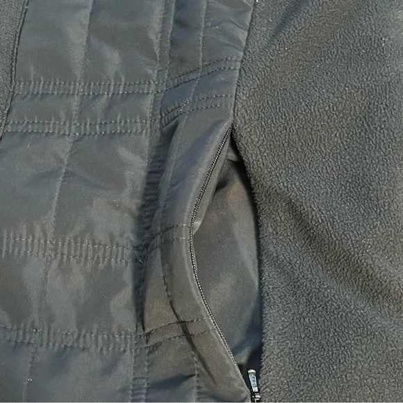 Columbia Women’s Black Sherpa Lined Full Zip Quilted Vest Front Zip pockets Sz L - Picture 5 of 9